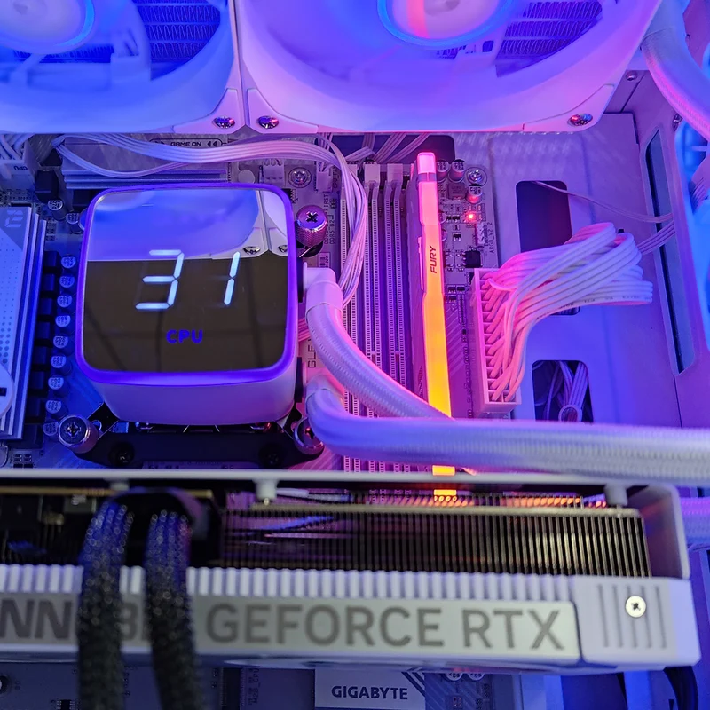 Aurora Atom White Desktop Gaming PC | AMD Ryzen 5 7400 | 32GB RAM | 1TB SSD | RTX 5070 OC | Windows 11 Pro