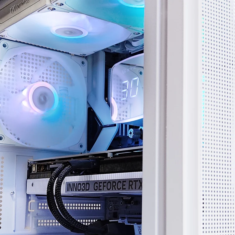 Aurora Atom White Desktop Gaming PC | AMD Ryzen 5 7400 | 32GB RAM | 1TB SSD | RTX 5070 OC | Windows 11 Pro