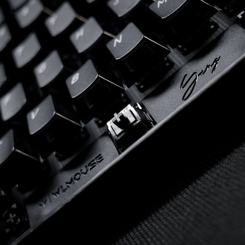 WLMouse YING75 Carbon Fiber Keyboard Nightfall Switch (Custom Gateron)