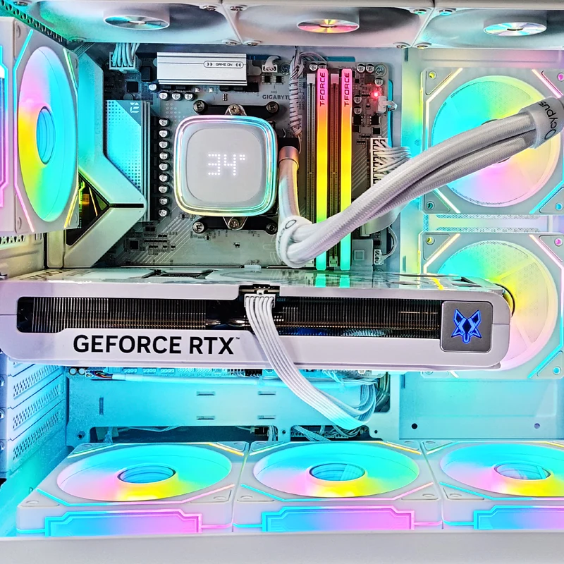 Sophos Iota C70 White Desktop Gaming PC | AMD Ryzen 7 7700X | 32GB RAM | 1TB SSD | RTX 5070 | Windows 11 Pro
