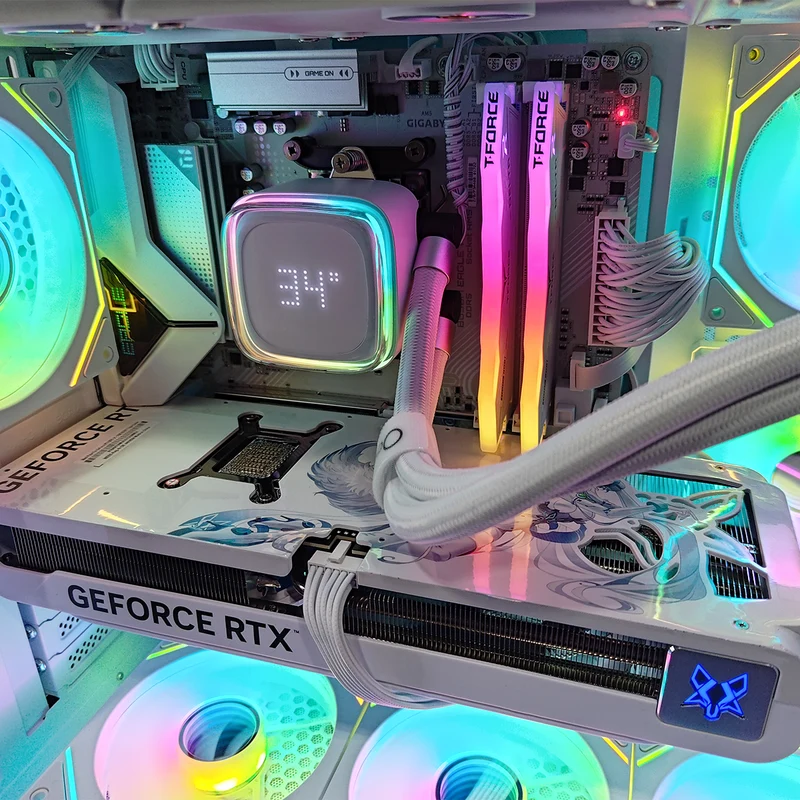 Sophos Iota C70 White Desktop Gaming PC | AMD Ryzen 7 7700X | 32GB RAM | 1TB SSD | RTX 5070 | Windows 11 Pro