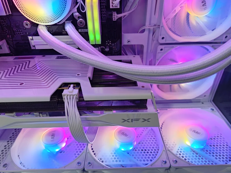 Sigma V40 White Desktop Gaming PC | AMD Ryzen 5 8400F | 32GB RAM | 1TB SSD | RX 9060 XT | Windows 11 Pro