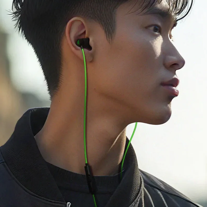 Razer Hammerhead V3 Universal Wired Earbuds for Gaming (Black, White)
