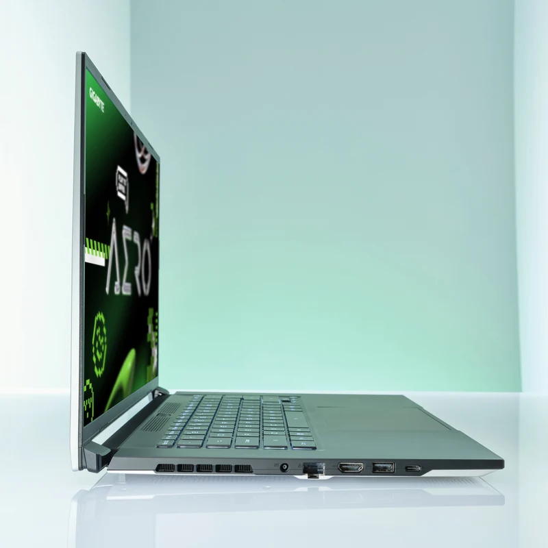 Gigabyte Aero X16 1WH93PHC94DH Copilot+ PC Laptop (White) | 16" QHD+ (2560x1600) 165Hz IPS | Ryzen AI 7 350 | 16GB RAM | 1TB SSD | RTX 5070 8GB | Windows 11 Home | Gigabyte Backpack