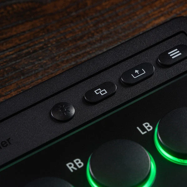 8Bitdo Arcade Controller for Xbox Series X/S / XboxOne / Windows 10/11 (81JB)