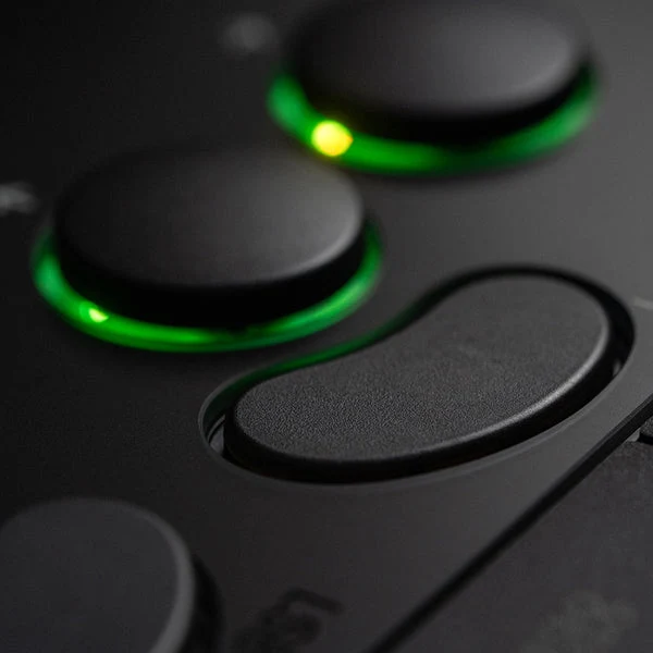 8Bitdo Arcade Controller for Xbox Series X/S / XboxOne / Windows 10/11 (81JB)