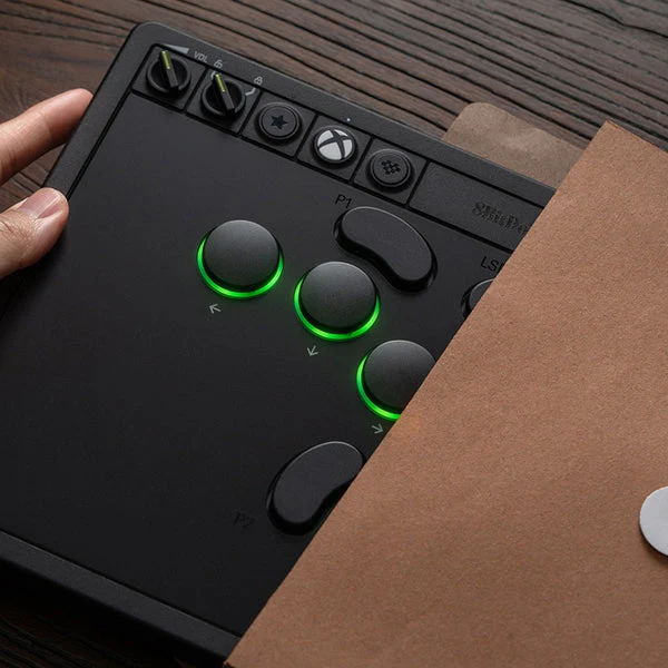 8Bitdo Arcade Controller for Xbox Series X/S / XboxOne / Windows 10/11 (81JB)