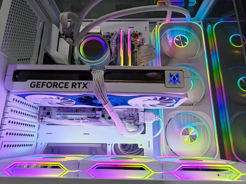 Sophos Zentra White Desktop Gaming PC | AMD Ryzen 7 7700X | 32GB RAM | 1TB SSD | with WIFI + Bluetooth | GeForce RTX 5070 OC | Windows 11 Pro