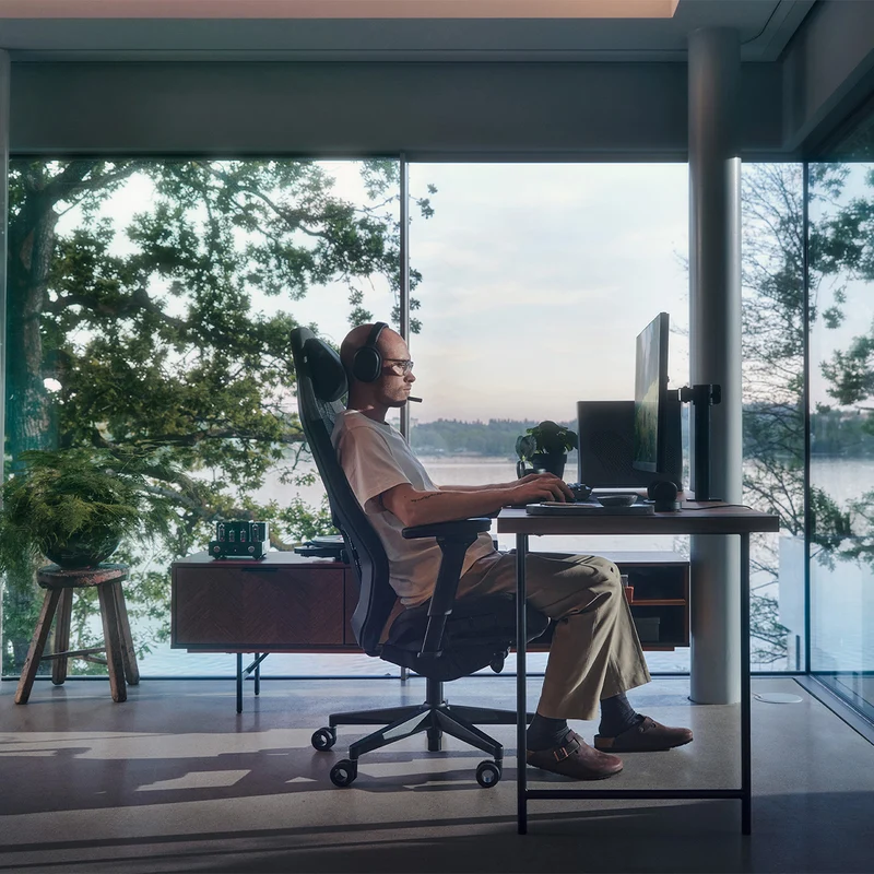 Fractal Design Refine Ergonomic Gaming Chair (Dark Mesh, Light Mesh)