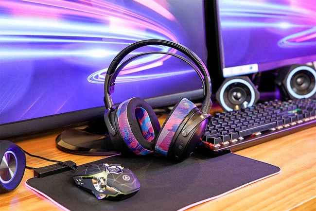 Wicked Cushions Audeze Maxwell Earpads - WC FreeZe Cooling Gel (Black, 90s Black, Geo Grey, Red Camo, 90s White, Speed Racer) (MAXWELLFR-B, MAXWELLFR-90B, MAXWELLFR-GG, MAXWELLFR-RC, MAXWELLFR-90W, MAXWELLFR-SR)