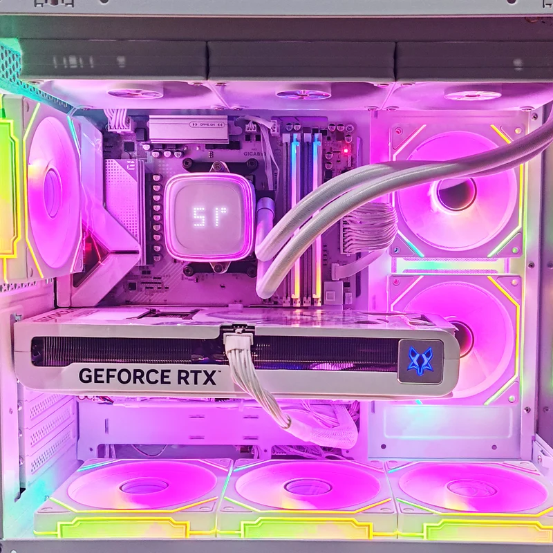 Sophos Iota C70 White Desktop Gaming PC | AMD Ryzen 7 7700X | 32GB RAM | 1TB SSD | with WiFi + Bluetooth | GeForce RTX 5070 OC | Windows 11 Pro