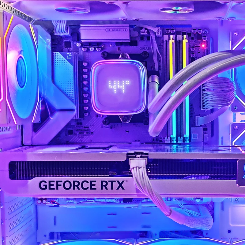 Sophos Iota C70 White Desktop Gaming PC | AMD Ryzen 7 7700X | 32GB RAM | 1TB SSD | with WiFi + Bluetooth | GeForce RTX 5070 OC | Windows 11 Pro