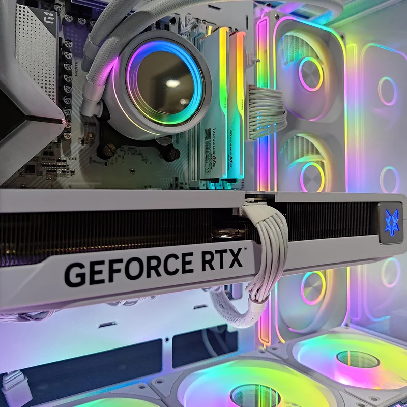 Sophos Zentra White Desktop Gaming PC | AMD Ryzen 7 7700X | 32GB RAM | 1TB SSD | RTX 5070 | Windows 11 Pro