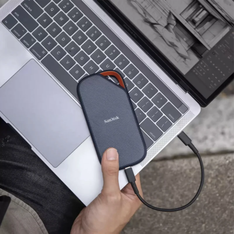 SanDisk Extreme PRO with USB4 up to 3800MB/s Read & 3700MB/s Write Portable SSD (2TB, 4TB) (SDSSDE82-2T00-G25, SDSSDE82-4T00-G25)