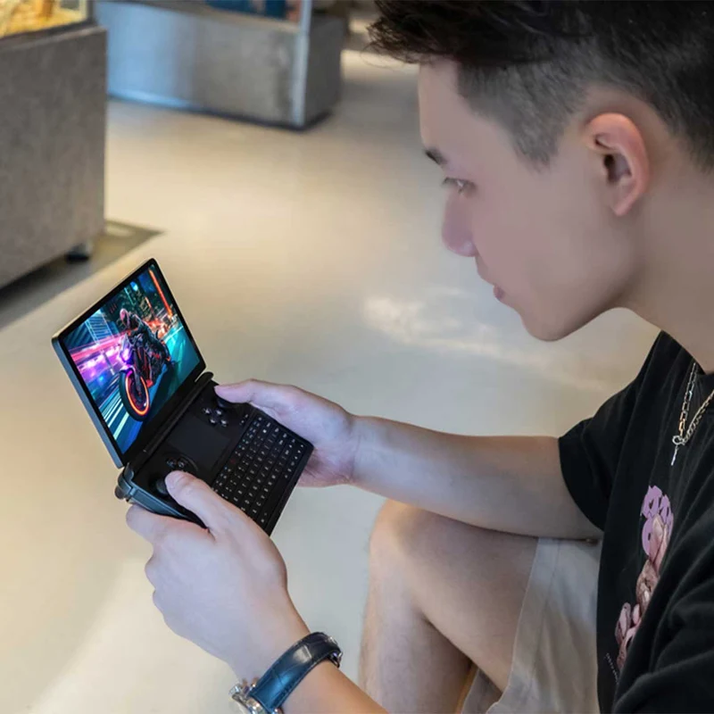 GPD Win Mini 2025 AMD Ryzen AI 9 HX 370 7" (1920x1080) 120Hz High-Refresh Gaming Display 32GB RAM LPDDR5X-7500MT/S 2TB SSD AMD Radeon 890M Graphics (RDNA3.5) Windows 11 Handheld Gaming PC (Black) + GPD Win Mini HX 370 Protection Case