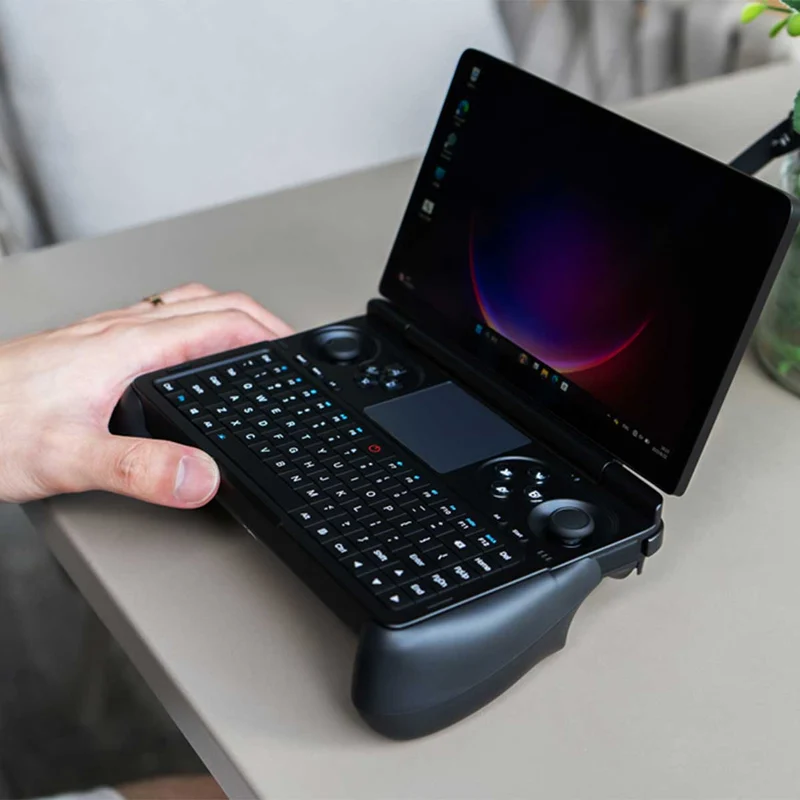 GPD Win Mini 2025 AMD Ryzen AI 9 HX 370 7" (1920x1080) 120Hz High-Refresh Gaming Display 32GB RAM LPDDR5X-7500MT/S 2TB SSD AMD Radeon 890M Graphics (RDNA3.5) Windows 11 Handheld Gaming PC (Black) + GPD Win Mini HX 370 Protection Case