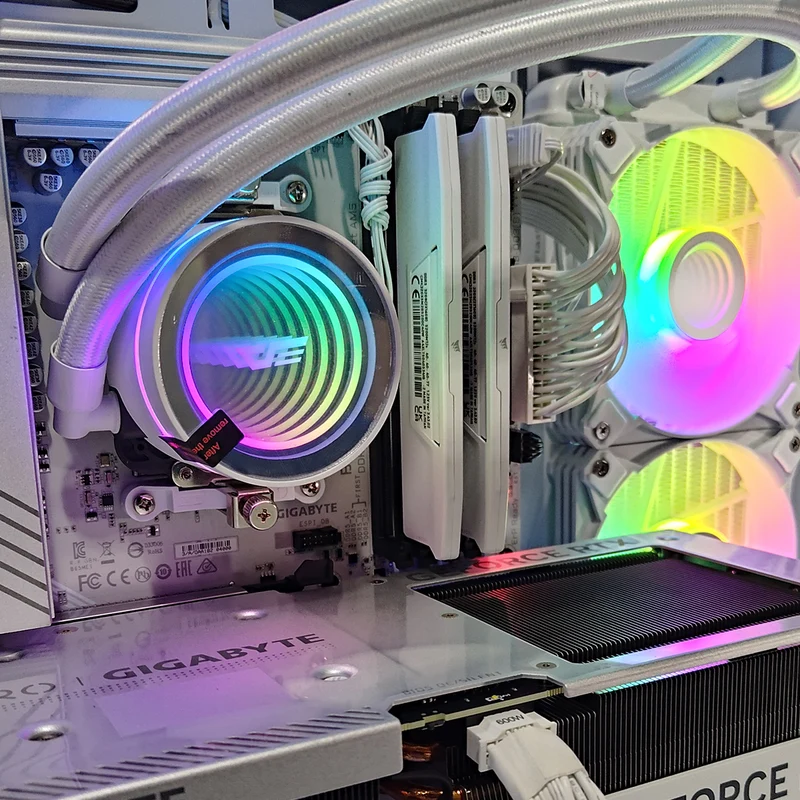 Sophos TH285M White Desktop Gaming PC | AMD Ryzen 7 7700X | 32GB RAM | 1TB SSD | RTX 4070 OC | Windows 11 Pro