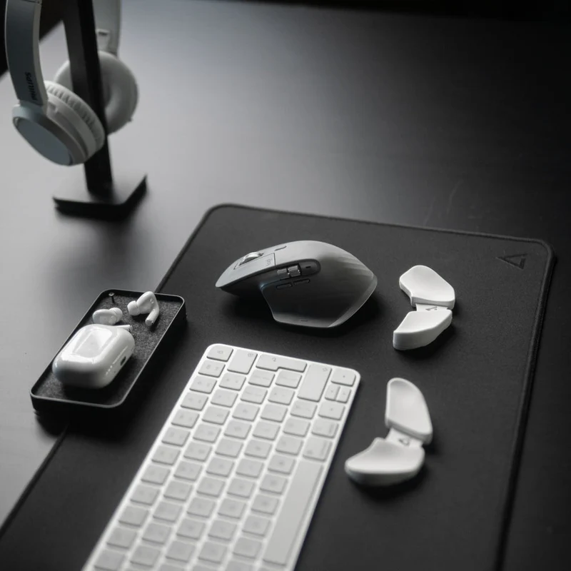 DeltaHub Gaming Desk Pad (Small, Large) (GDP-S-D, GDP-L-D)