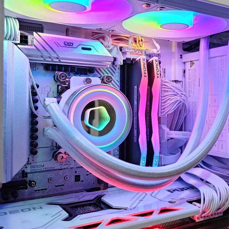 Aurora Fusion 2 White Desktop Gaming PC | AMD Ryzen 5 7600 | 32GB RAM | 1TB SSD | RX 7800 XT | Windows 11 Pro