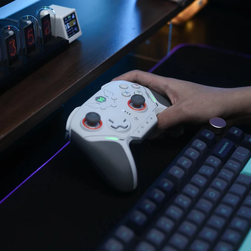 Bigbig Won Blitz 2 TMR Pro Wireless Gaming Controller for Win 10&11 / Switch / Android / iOS