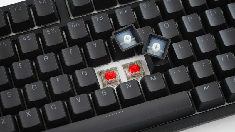 Ducky Shine 7 Blackout RGB LED Double Shot PBT Mechanical Keyboard Cherry RGB Red (DKSH1808ST-RUSPDAAT1)