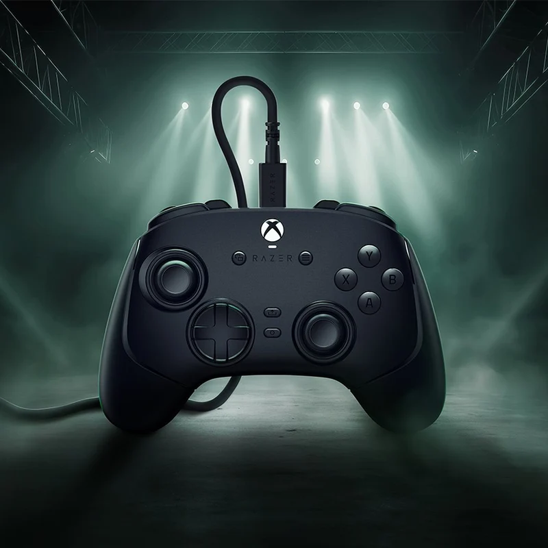 Razer Wolverine V3 Tournament Edition Wired ESports Gaming Controller for Xbox & PC (Black, White)
