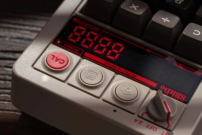 8Bitdo Retro 18 Mechanical Numpad (B5HB) (Fami Edition, N Edition, C64 Edition, M Edition)