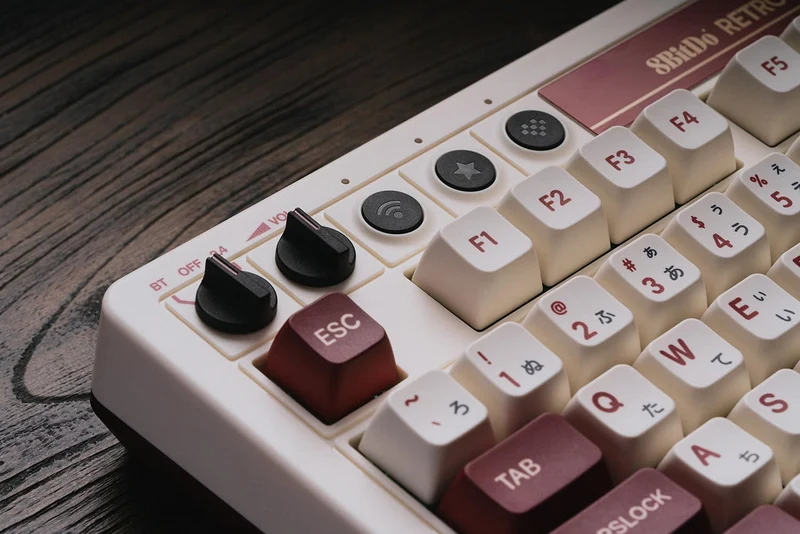 8Bitdo Retro Mechanical Keyboard (C64 Edition, M Edition, N Edition, Fami Edition)