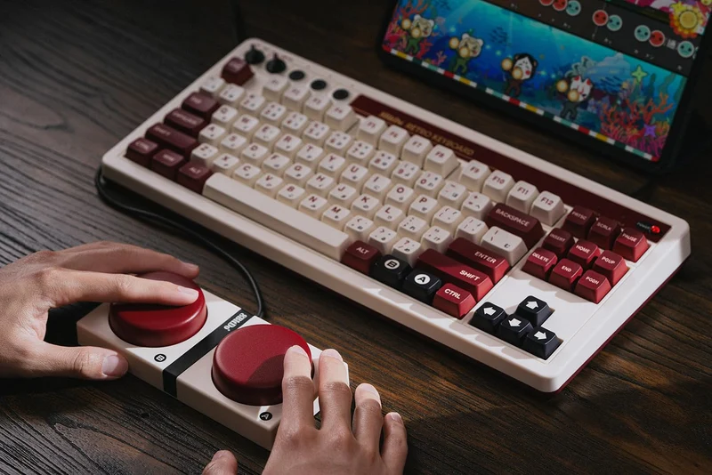 8Bitdo Retro Mechanical Keyboard (C64 Edition, M Edition, N Edition, Fami Edition)