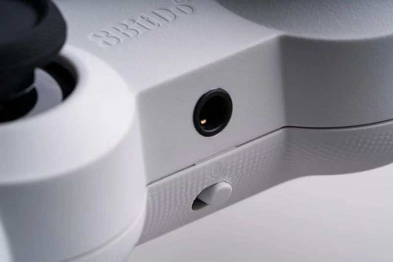 8Bitdo Pro 2 Wired Controller Hall Ed. for Xbox + Game Pass Code (Black, White) (82BB)