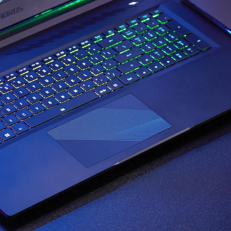 Gigabyte Aorus 17 BSF-73PH654SH Gaming Laptop (Black) | 17.3" QHD (2560x1440) 240Hz | i7 13700H | 16GB RAM | RTX 4070 | 1TB SSD | Windows 11 Home | Gigabyte Aorus G2 Backpack