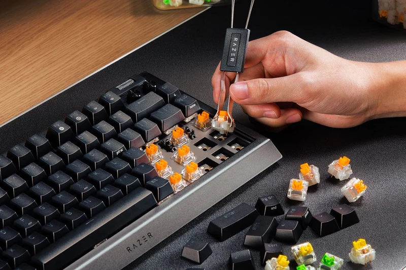 Razer Blackwidow V4 75% Hot-Swappable Mechanical Gaming Keyboard (Black) (Orange Switches)