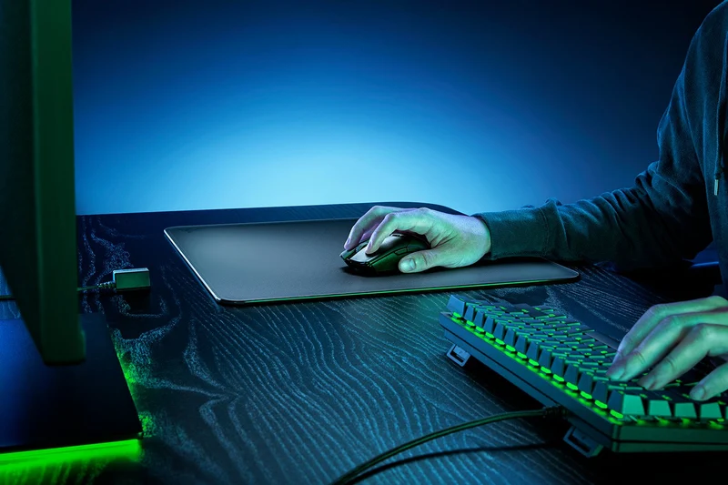 Razer Atlas Tempered Glass Gaming Mouse Mat (Black)