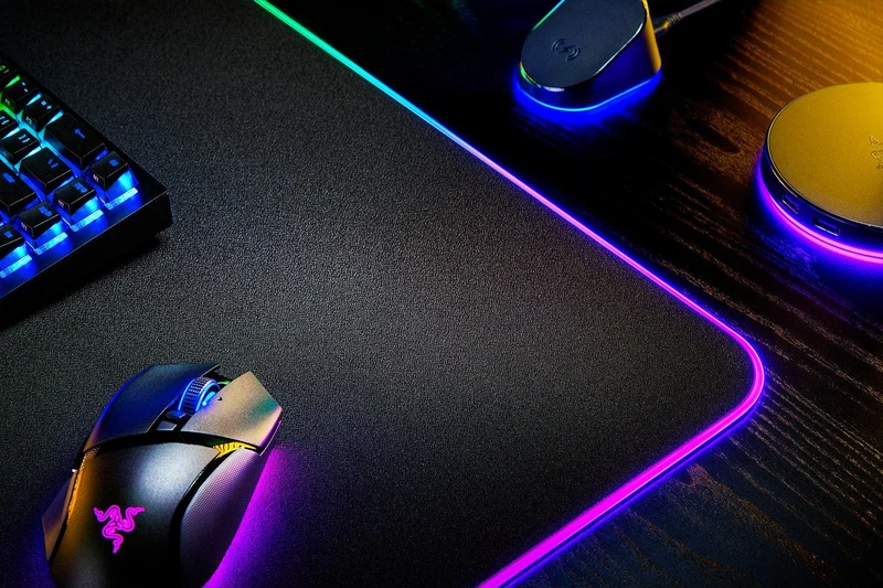 Razer Strider Chroma Hybrid Gaming Mouse Mat Extended (900mm X 370mm)