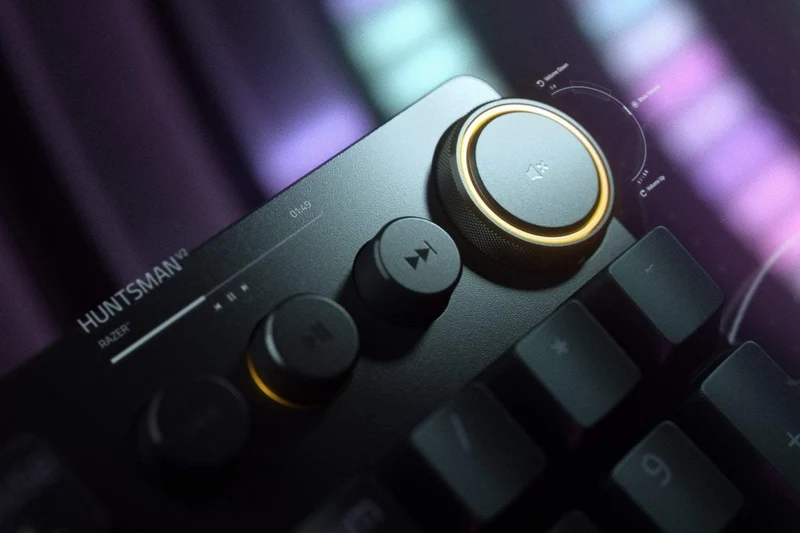 Razer Huntsman V2 Optical Gaming Keyboard (Clicky Purple Switch)
